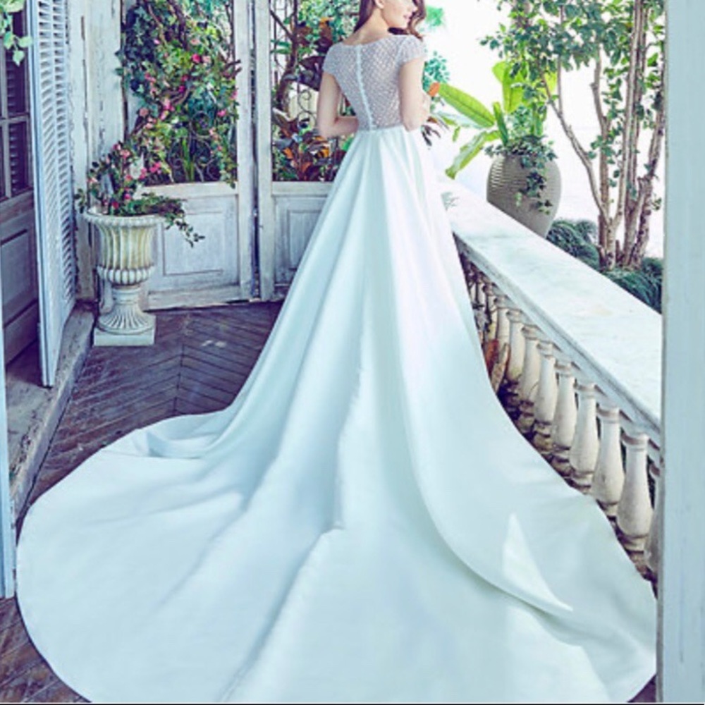 Calla Blanche wedding gown - LA7276 Paloma